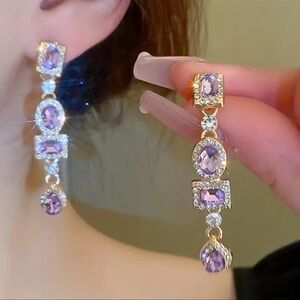 Purple Amethyst Color and Gold Tone dangle Drop Geometric Earrings NWT New